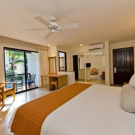 The Reef Playacar Beach Resort & Spa